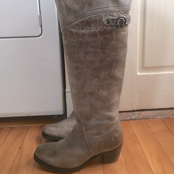 Frye Jane Boot Taupe Antique Leather - Picture 3 of 8